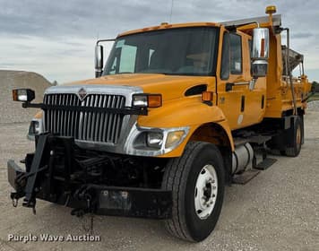 Main image International 7400